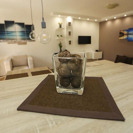Modern Apartment With Free Parking 诺威萨 外观 照片