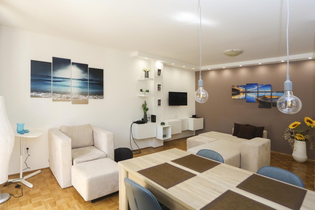 Modern Apartment With Free Parking 诺威萨 外观 照片