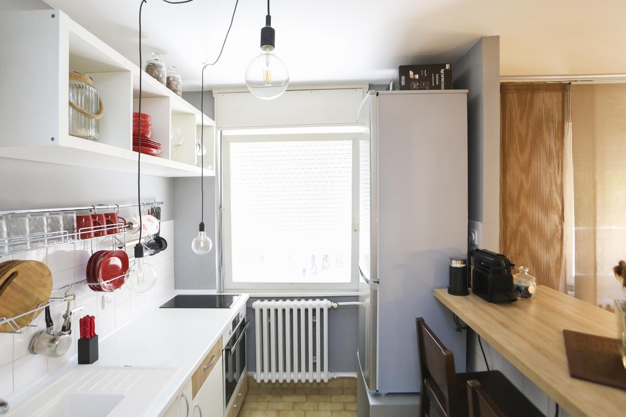 Modern Apartment With Free Parking 诺威萨 外观 照片
