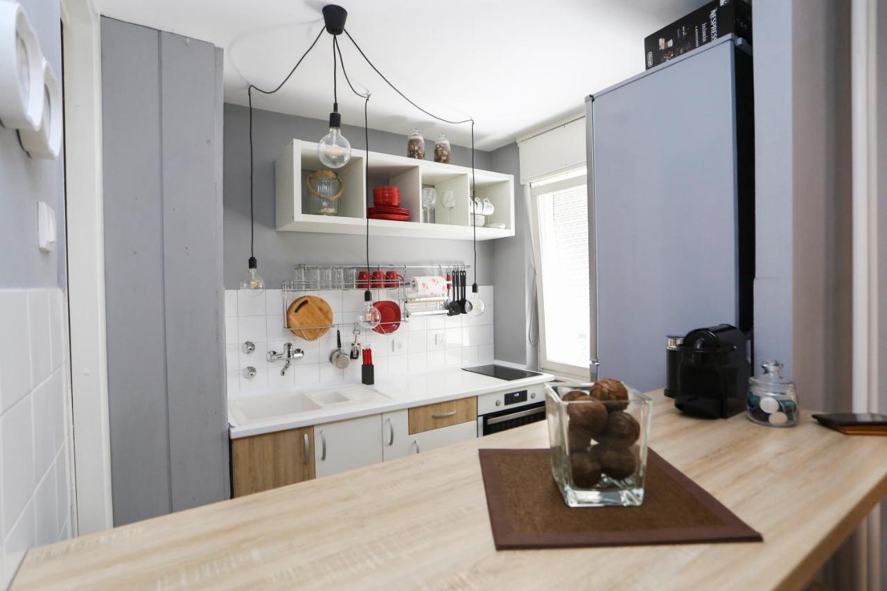Modern Apartment With Free Parking 诺威萨 外观 照片
